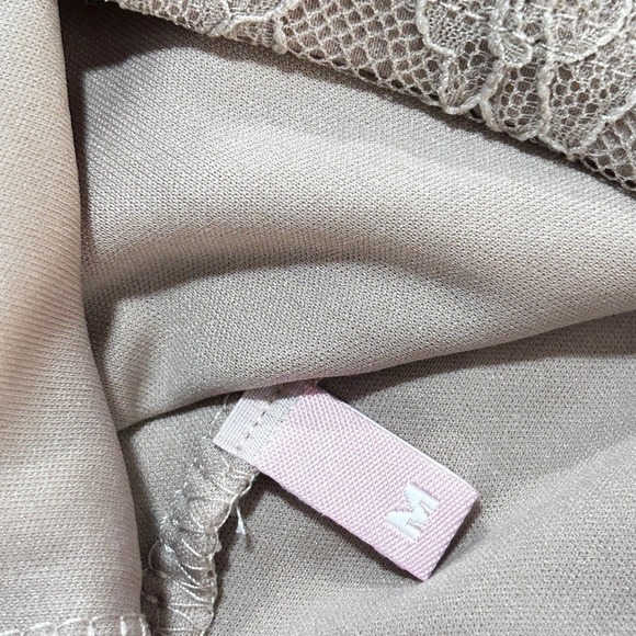 Lace Fitted Blouse Cap Sleeves Stretchy Fall Beige MEDIUM‎ - Picture 4 of 8